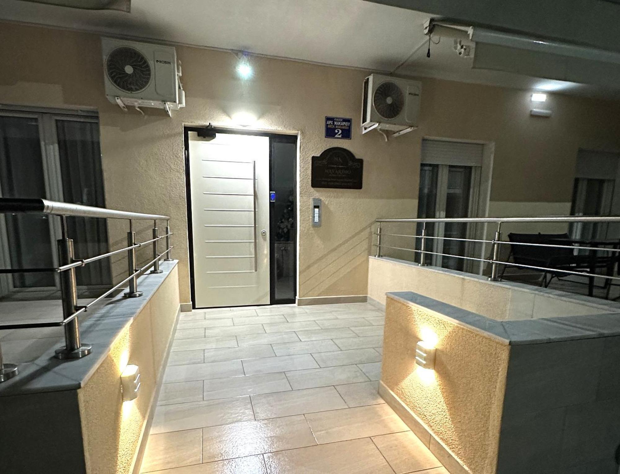 Navarino Luxe Suites Peraía Esterno foto