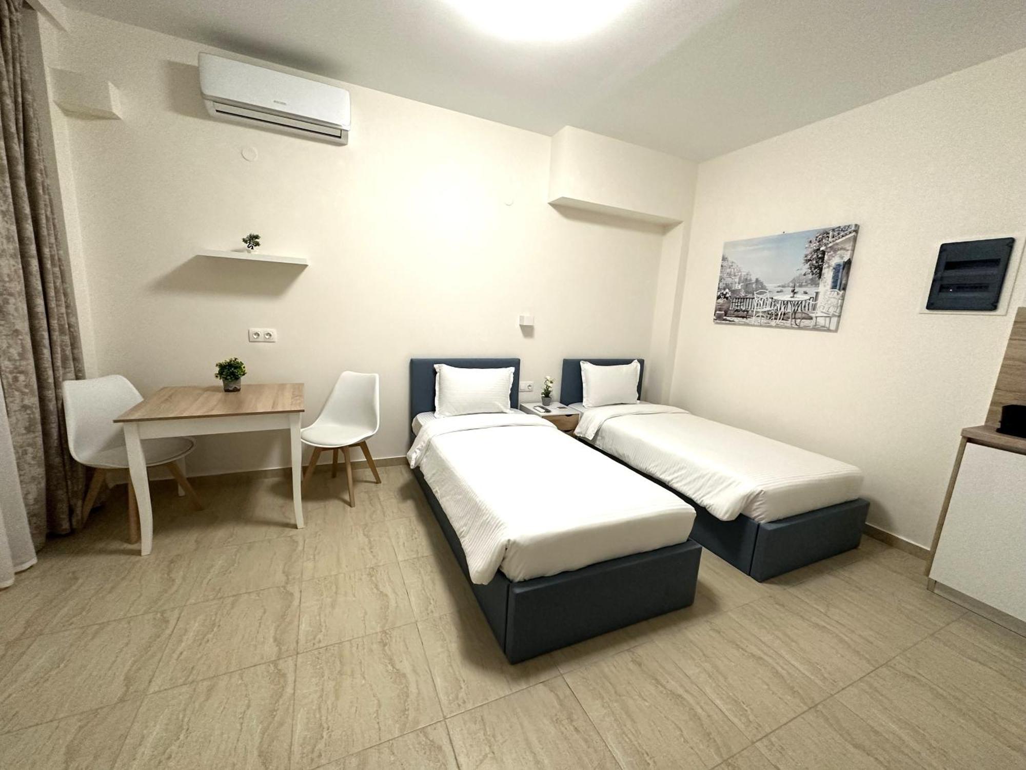 Navarino Luxe Suites Peraía Esterno foto