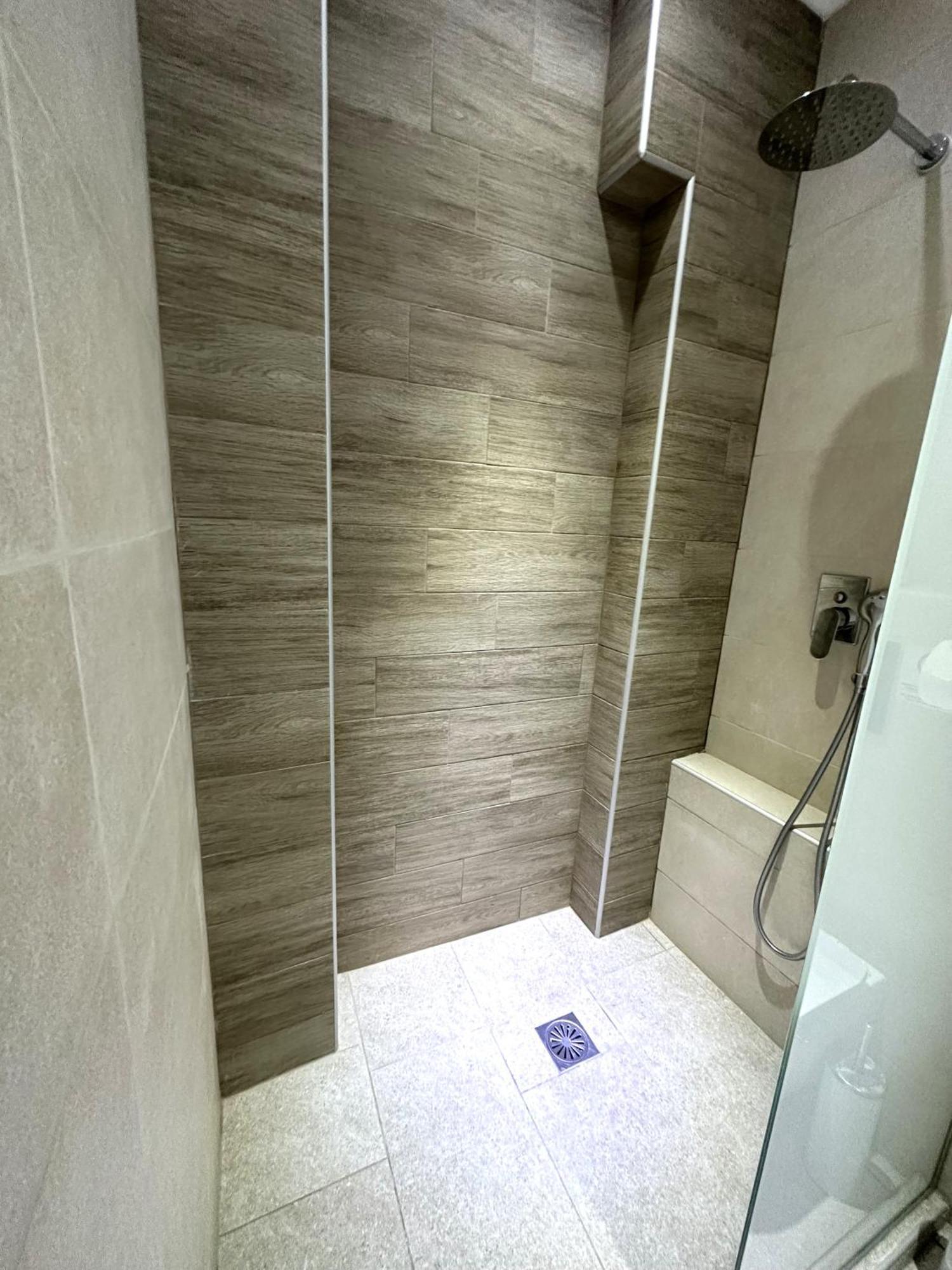 Navarino Luxe Suites Peraía Esterno foto