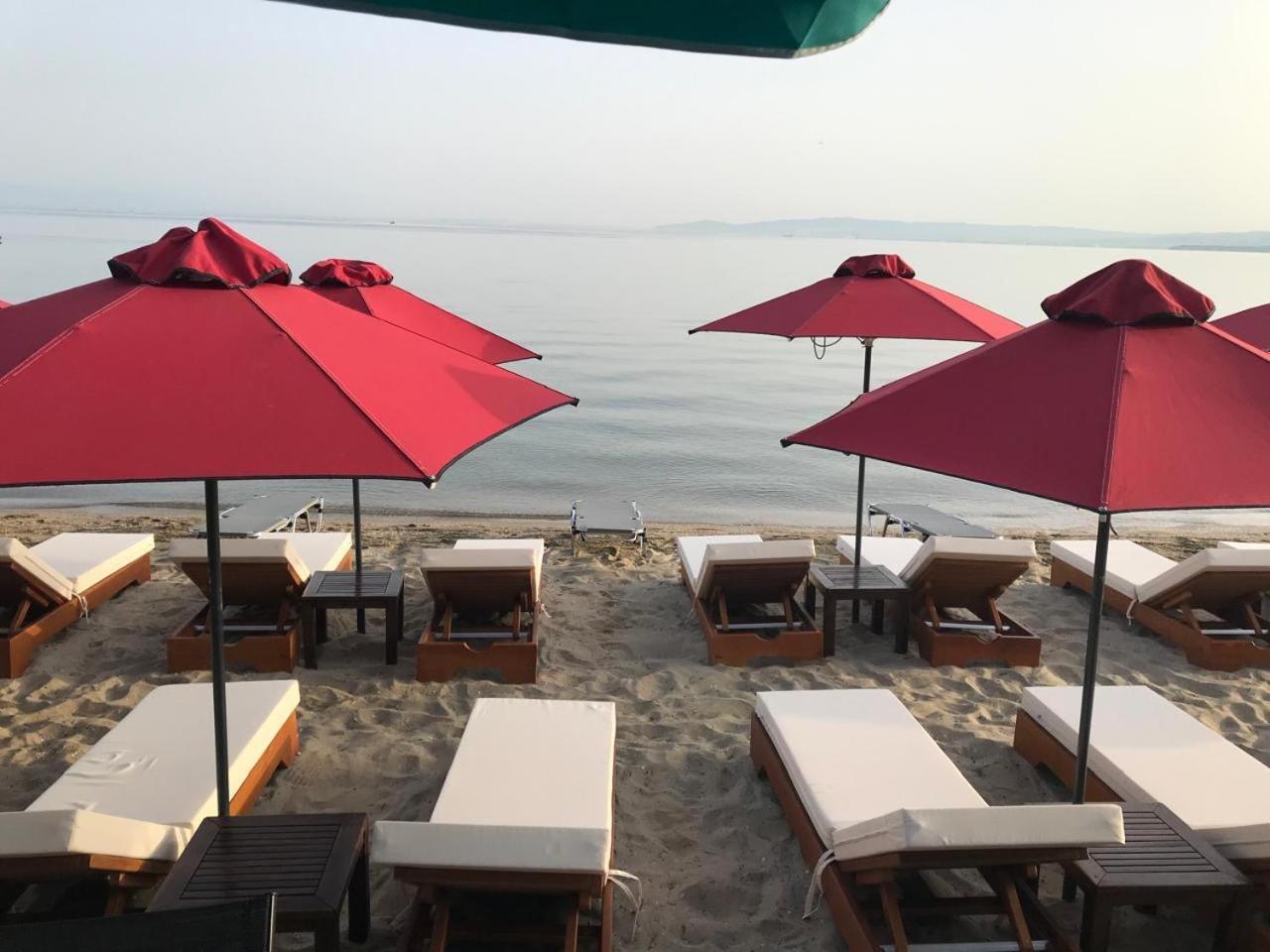 Navarino Luxe Suites Peraía Esterno foto